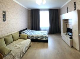 Уютная квартира, hotel blizu znamenitosti Darnytsia Train Station, Kijev