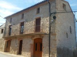 Casa Rural en el Matarraña., landsted i Lledó