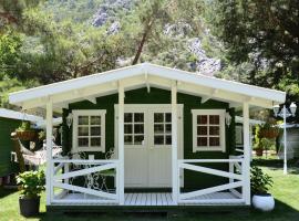 Lukkies Lodge Cirali, hotel v destinaci Çıralı