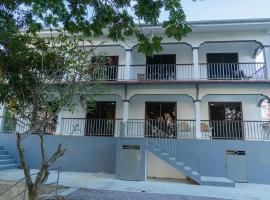 E&E Self Catering, hotel em Beau Vallon