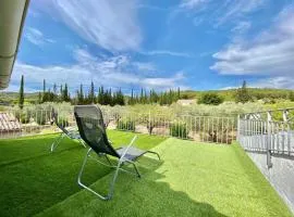 Il y a le Soleil, la Campagne et la Mer