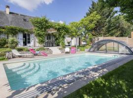 Au Coeur du Bien-Etre, gîte avec piscine chauffée et couverte, SPA, sauna, massages, spa hotel in Monteaux