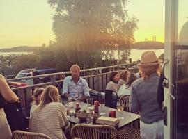 Surfviken Glamping and B&B, glamping site in Stenungsund