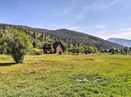 Beautiful Oakley Cabin with Private Hot Tub and Views!, vacation home in Oakley