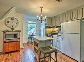 Charming Newnan Carriage House on 95 Acres!