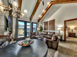 Luxury Two Bedroom Residence steps from Heavenly Village condo, apartment in South Lake Tahoe