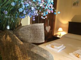 Casa Antigua con encanto en Cabañeros, hotel a Retuerta de Bullaque