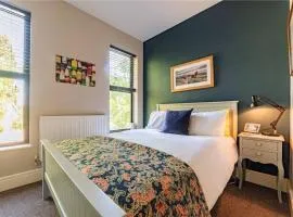 Perfect for Legoland, Windsor Castle and Ascot with free parking