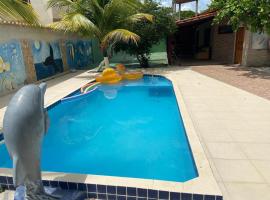 Casa Temporada 5 suítes Nova Viçosa Linda Piscina: Nova Viçosa şehrinde bir otel