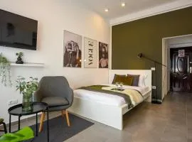 Classy Comfort - Chic Studio on Regina Elisabeta