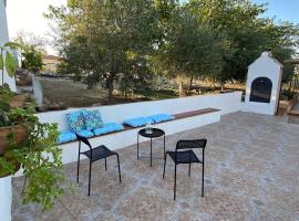 Casa Cactus Preciosa casa rural con piscina y exterior privado muy amplio, kúria Granadában