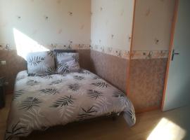 Chambre double avec WiFi châtellerault, budgethotell i Châtellerault