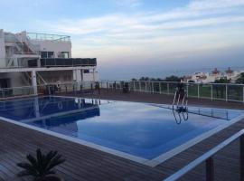 Bonito apartamento en primera línea de campo de golf y vistas al mar, hotel en Mojácar