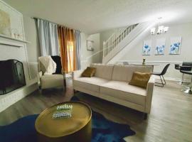 Modern Designer Townhouse 2Br Ideal for Long Stays!, hotell i Jackson