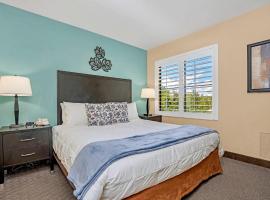 Near Disney - 1BR Suite with King Bed - Pool and Hot Tub, apartment in Orlando