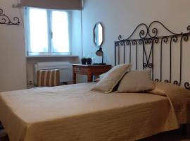 Una finestra sul mare - Appartamento a Fano, hotel in Fano