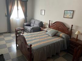 Hostal Las Palomas, hotel in La Calzada de Calatrava