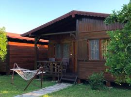 Ozge Bungalow Hotel, holiday park in Cıralı