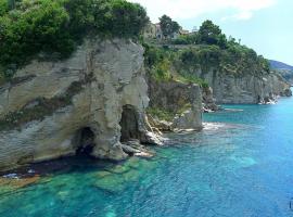 Kirillos IN CILENTO, smje&scaron;taj s doručkom u gradu 'Agropoli'