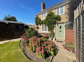 Cottage en-suite room with private lounge, privat indkvarteringssted i Bridport