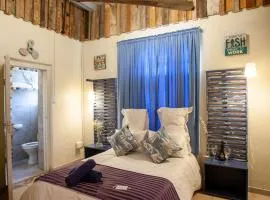 Strand Family studio en-suite 6 sleeper Kitchenette Helderberg CT