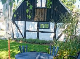 Brösarp Källagården Vindsvåning 2 rum och kök, hotel v destinaci Brösarp