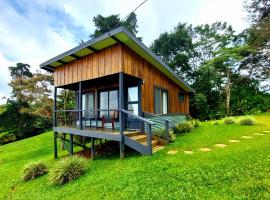 The Lodge at Reventazon River Mountain Ranch, hotel v destinácii Turrialba