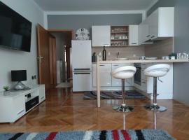 Apartment Sve u 5 minuta, hotel with jacuzzis in Zadar