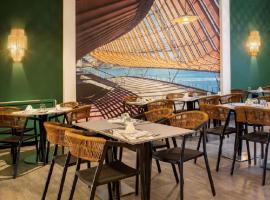 Best Western Plus Hôtel Belfort Centre Gare, hotel v destinaci Belfort