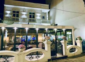 Bela Kuka Hotel: Manastır şehrinde bir otel
