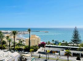 Apartamentos Orfeo Azul "Rehabilitaci&oacute;n fachada en progreso 2025-26, Fa&ccedil;ade rehabilitation in progress 2025-26"