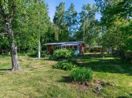 Holiday Home Lampaluodon punainen tupa by Interhome，Tyltty的便宜飯店