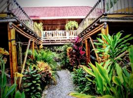 Glamping Due Amici, hotel in Palomino