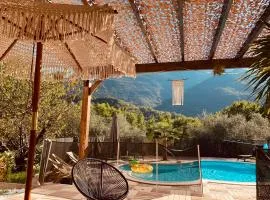 2P au coeur des montagnes avec piscine chauffée