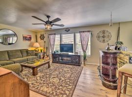 1 Mi to Canyon Tours Vibrant Page Paradise!, khách sạn ở Page