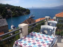 Apartments Marin - amazing sea view – hotel w mieście Splitska
