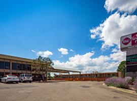 Best Western Plus Raton Hotel, Hotel in Raton