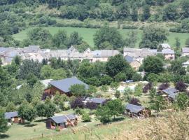 Village de Gite - La Cascade, holiday park in Sainte-Eulalie-dʼOlt