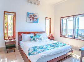 Air Sanih Beach Villa, ξενοδοχείο με πισίνα σε Kubutambahan