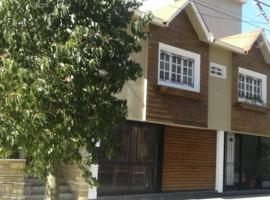 Monoambientes Arizu, sted med privat overnatting i Godoy Cruz