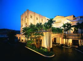 The Oberoi Grand Kolkata, hotel near Victoria Memorial, Kolkata