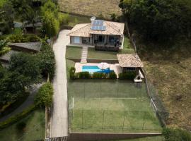 Chácara em condomínio fechado com piscina aquecida, villa a Jarinu