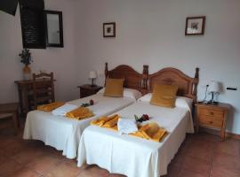 Hotel Mirador del Vadillo, hotel v destinaci La Velilla