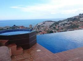 Casa Montes Del Castillo, hotel v destinaci Almuñécar