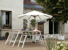 Une Maison, Un Jardin, Hotel in Berthenay