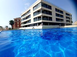 Pinada Beach IV new & comfort. apartment, 1st line to the beach, sunterrace+pool, hotel in La Mata