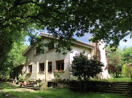 Villa Casa de Campo Los Carballos, casa di campagna a Tomiño