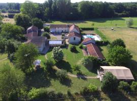 Gites Le Clos de Saires, hotel amb aparcament a Saires