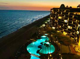 Sonoran Sea Resort Oceanfront PENTHOUSE، منتجع في بورتو بيناسكو