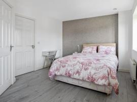 Ruby Kingsize Bedroom with En-suite, privat indkvarteringssted i Derby